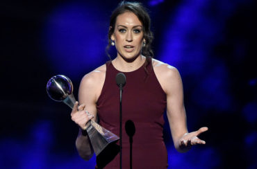 Breanna Stewart wins best female athlete at ESPY awards, calls for equality for women in sports