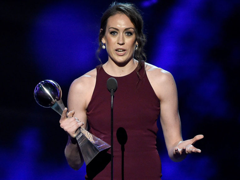 Breanna Stewart wins best female athlete at ESPY awards, calls for equality for women in sports